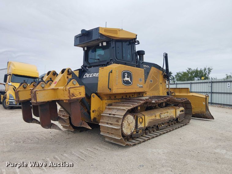 image for item YA1669 2023 John Deere 850L WLT dozer