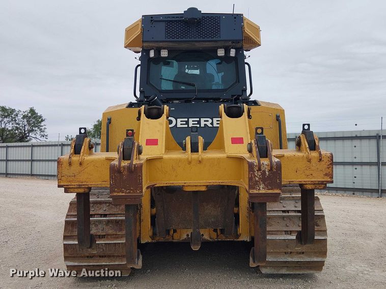 image for item YA1669 2023 John Deere 850L WLT dozer