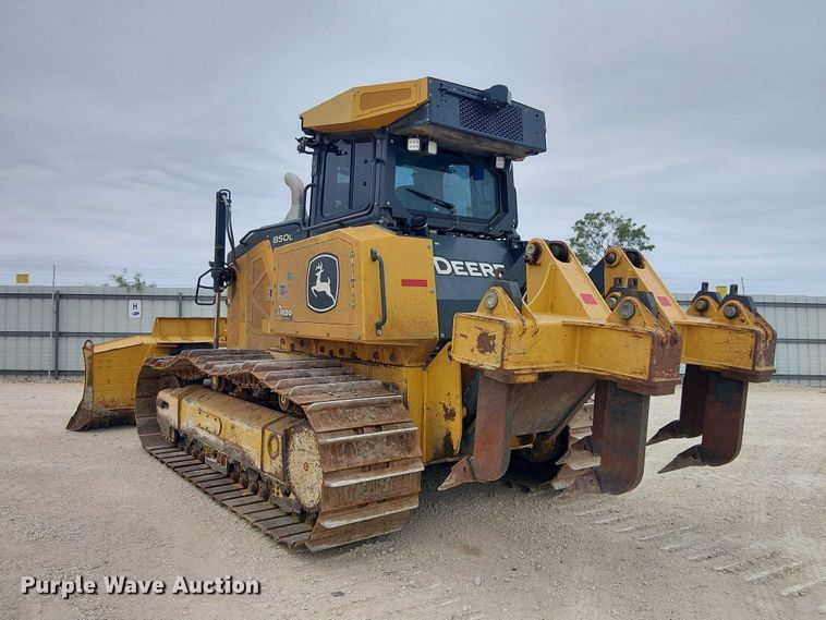 image for item YA1669 2023 John Deere 850L WLT dozer