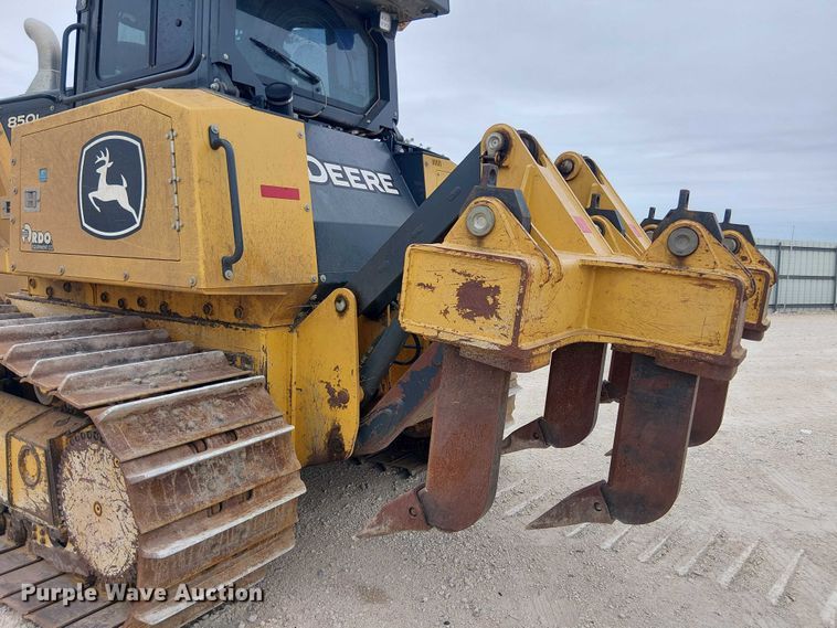 image for item YA1669 2023 John Deere 850L WLT dozer
