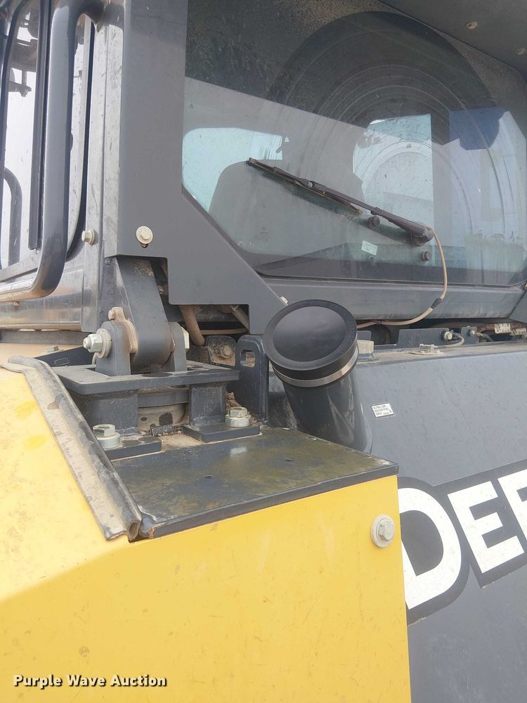 image for item YA1669 2023 John Deere 850L WLT dozer