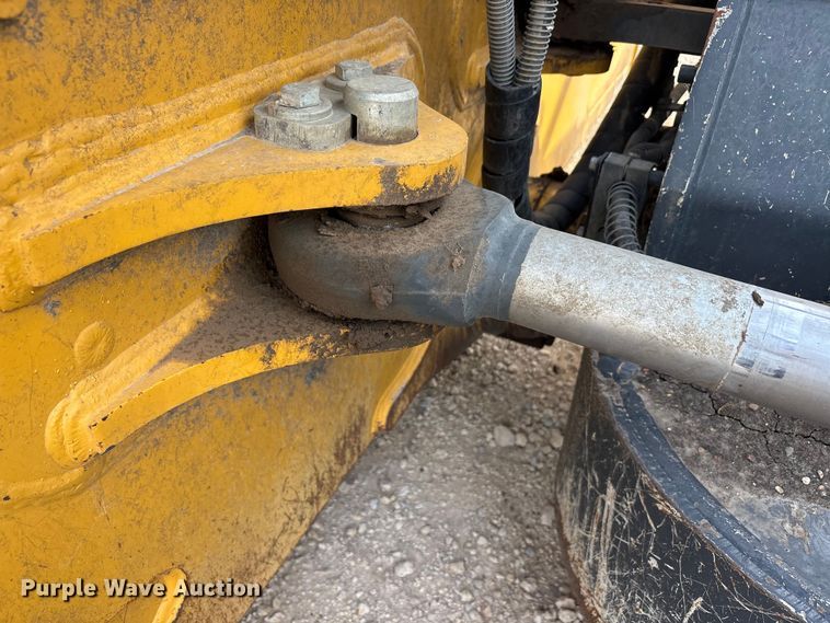 image for item YA1669 2023 John Deere 850L WLT dozer