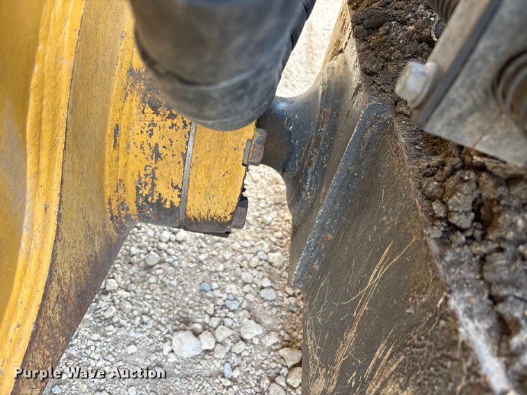 image for item YA1669 2023 John Deere 850L WLT dozer
