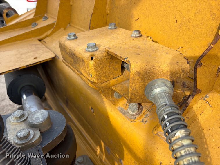 image for item YA1669 2023 John Deere 850L WLT dozer