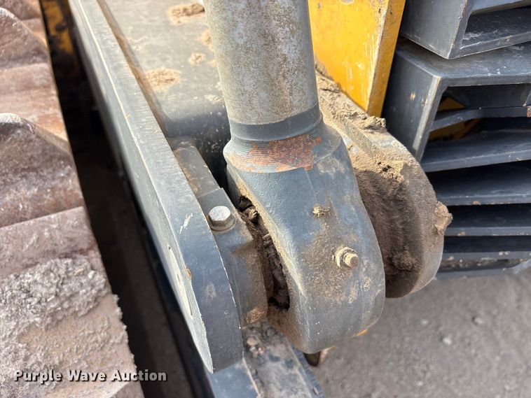 image for item YA1669 2023 John Deere 850L WLT dozer