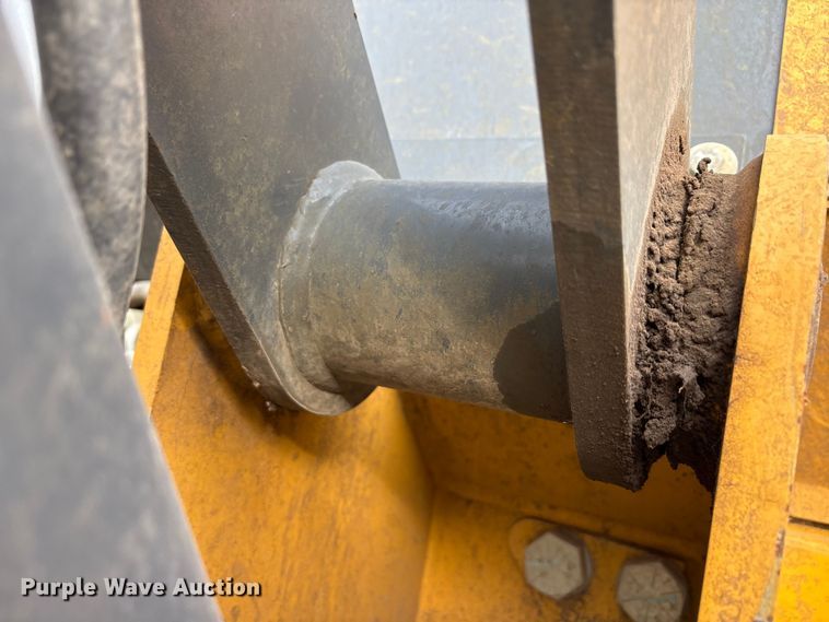 image for item YA1669 2023 John Deere 850L WLT dozer