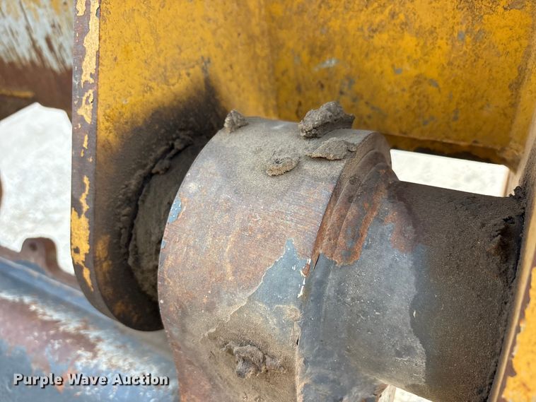 image for item YA1669 2023 John Deere 850L WLT dozer