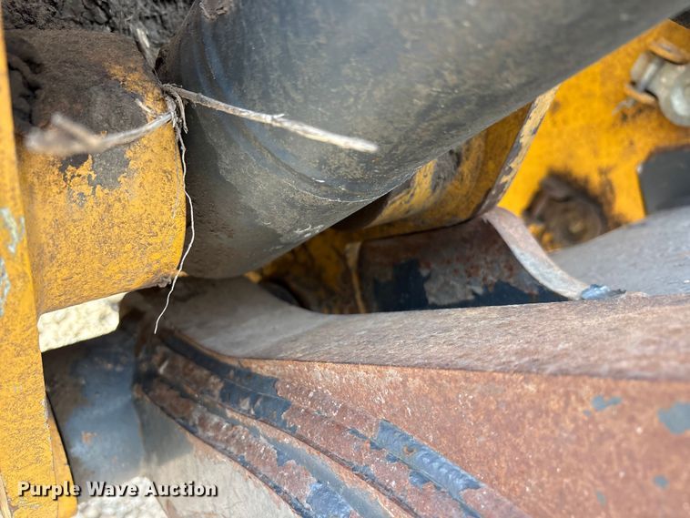 image for item YA1669 2023 John Deere 850L WLT dozer