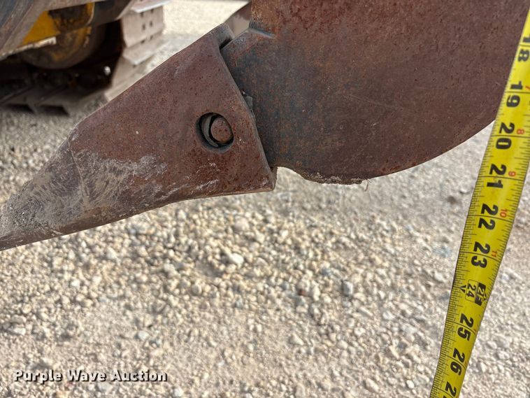 image for item YA1669 2023 John Deere 850L WLT dozer
