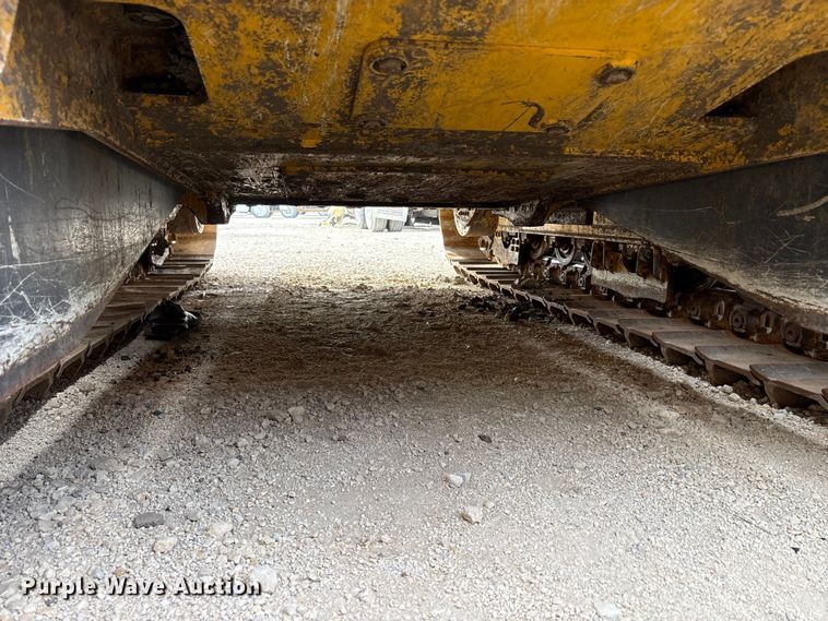 image for item YA1669 2023 John Deere 850L WLT dozer