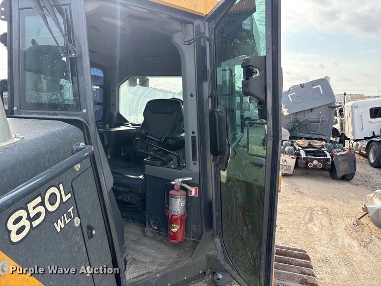 image for item YA1669 2023 John Deere 850L WLT dozer