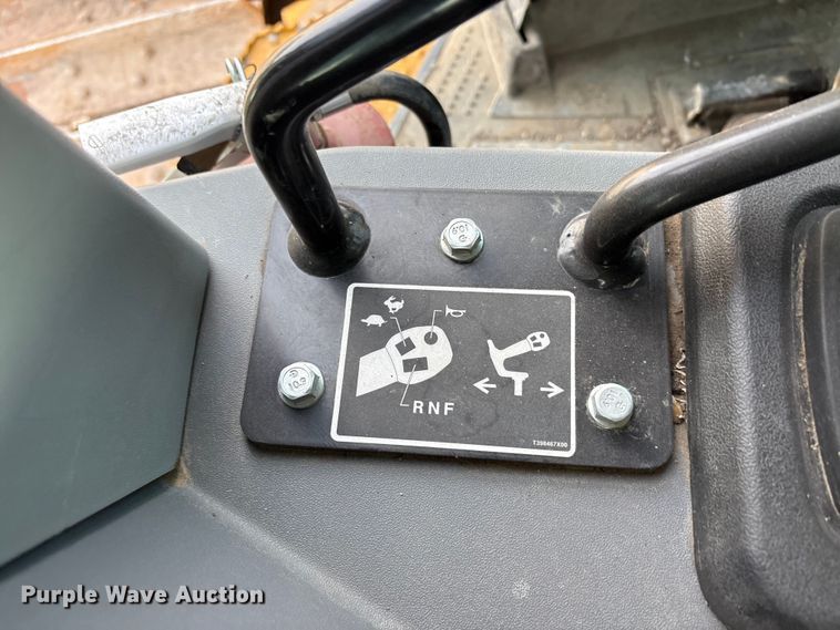 image for item YA1669 2023 John Deere 850L WLT dozer
