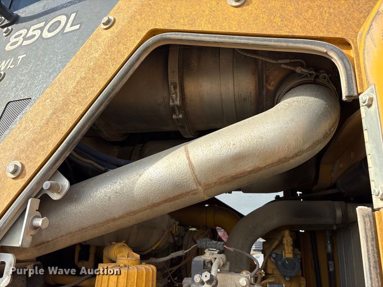 image for item YA1669 2023 John Deere 850L WLT dozer