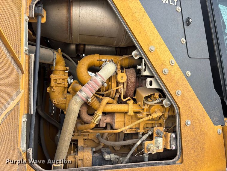 image for item YA1669 2023 John Deere 850L WLT dozer