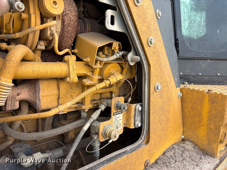 image for item YA1669 2023 John Deere 850L WLT dozer