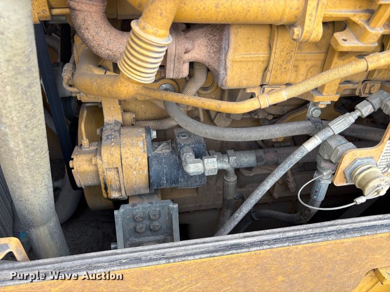image for item YA1669 2023 John Deere 850L WLT dozer