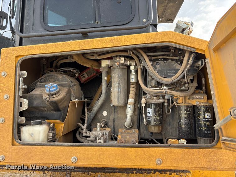 image for item YA1669 2023 John Deere 850L WLT dozer