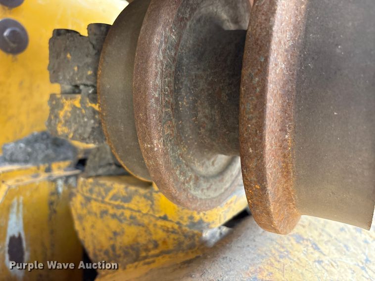 image for item YA1669 2023 John Deere 850L WLT dozer