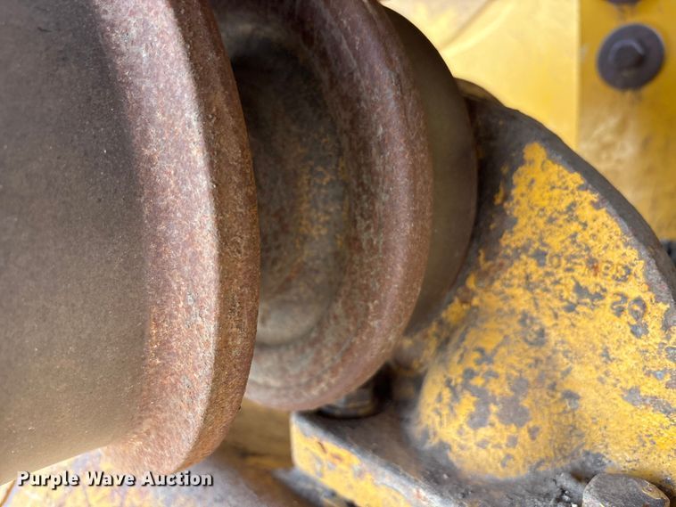 image for item YA1669 2023 John Deere 850L WLT dozer