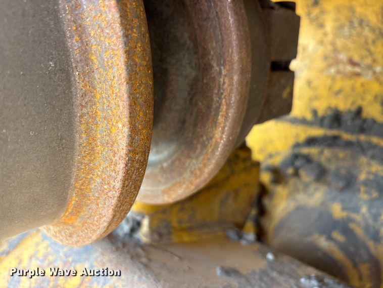 image for item YA1669 2023 John Deere 850L WLT dozer
