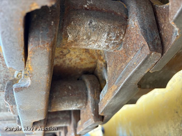 image for item YA1669 2023 John Deere 850L WLT dozer