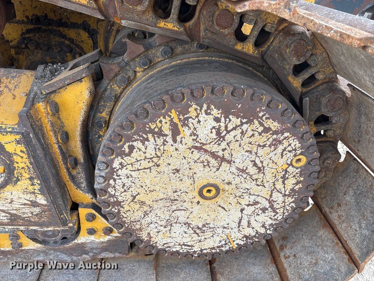 image for item YA1669 2023 John Deere 850L WLT dozer
