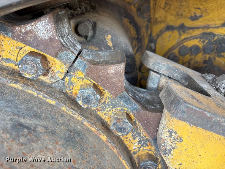 image for item YA1669 2023 John Deere 850L WLT dozer