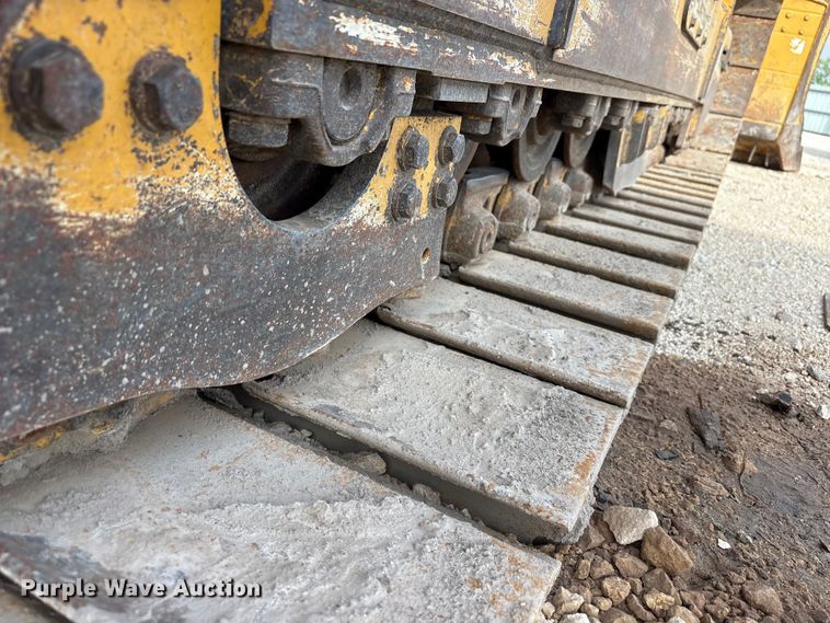 image for item YA1669 2023 John Deere 850L WLT dozer