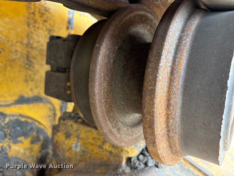 image for item YA1669 2023 John Deere 850L WLT dozer