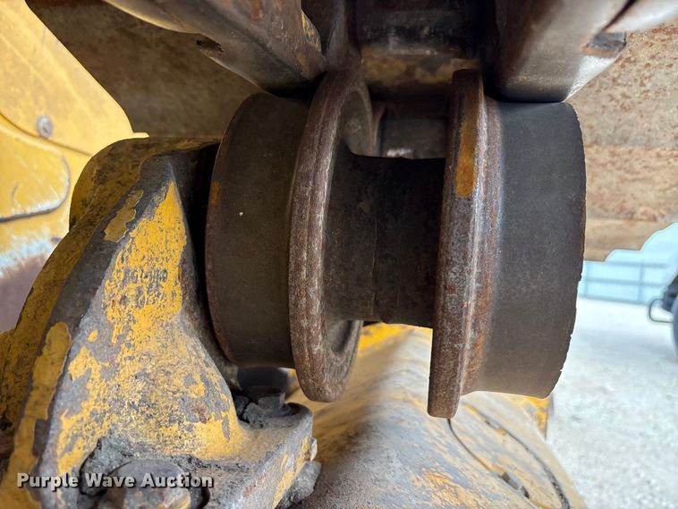 image for item YA1669 2023 John Deere 850L WLT dozer