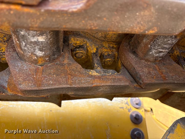 image for item YA1669 2023 John Deere 850L WLT dozer