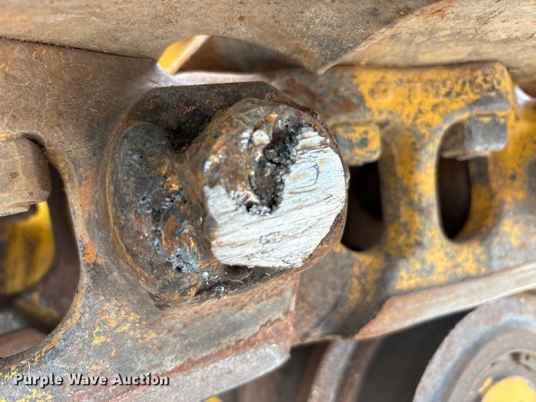 image for item YA1669 2023 John Deere 850L WLT dozer