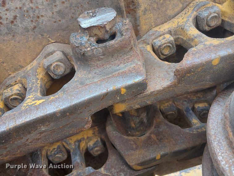image for item YA1669 2023 John Deere 850L WLT dozer