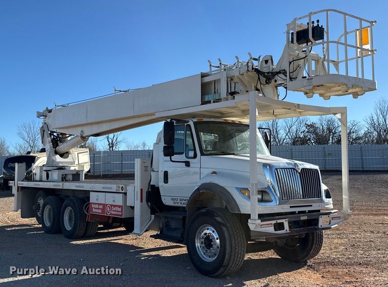 image for item YA1911 2004 International 7600 forestry bucket truck