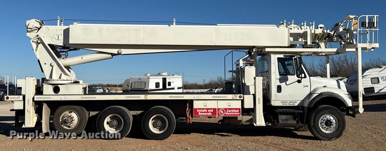 image for item YA1911 2004 International 7600 forestry bucket truck