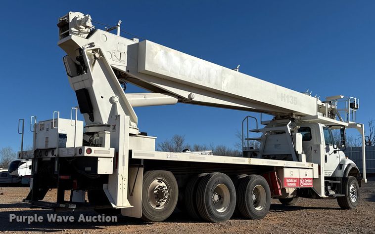image for item YA1911 2004 International 7600 forestry bucket truck