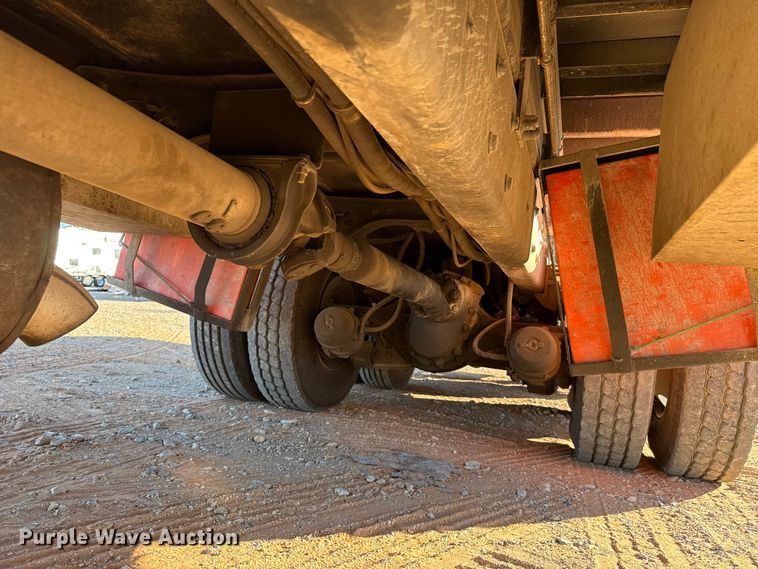 image for item YA1911 2004 International 7600 forestry bucket truck