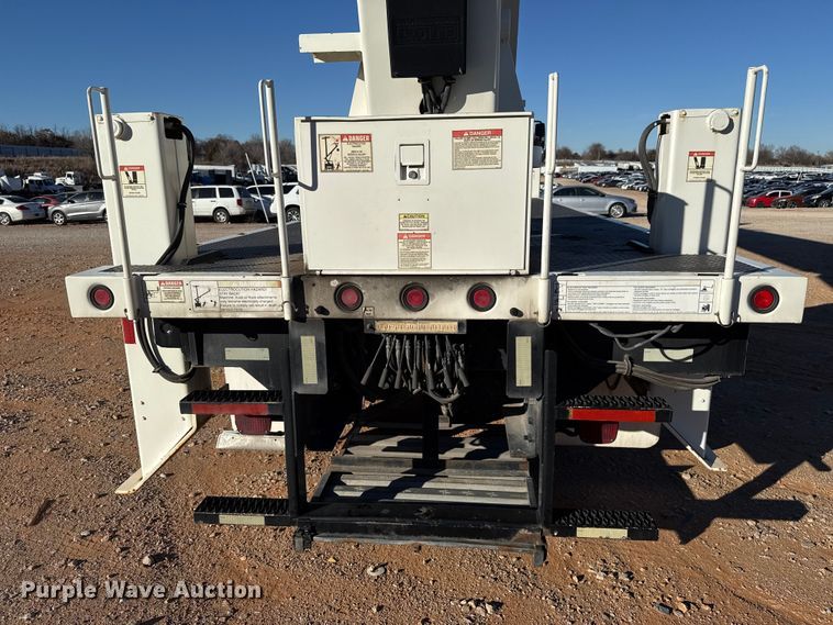 image for item YA1911 2004 International 7600 forestry bucket truck