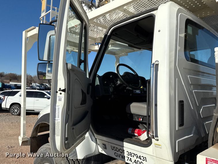 image for item YA1911 2004 International 7600 forestry bucket truck