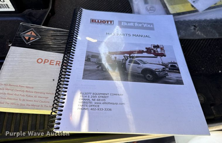 image for item YA1911 2004 International 7600 forestry bucket truck
