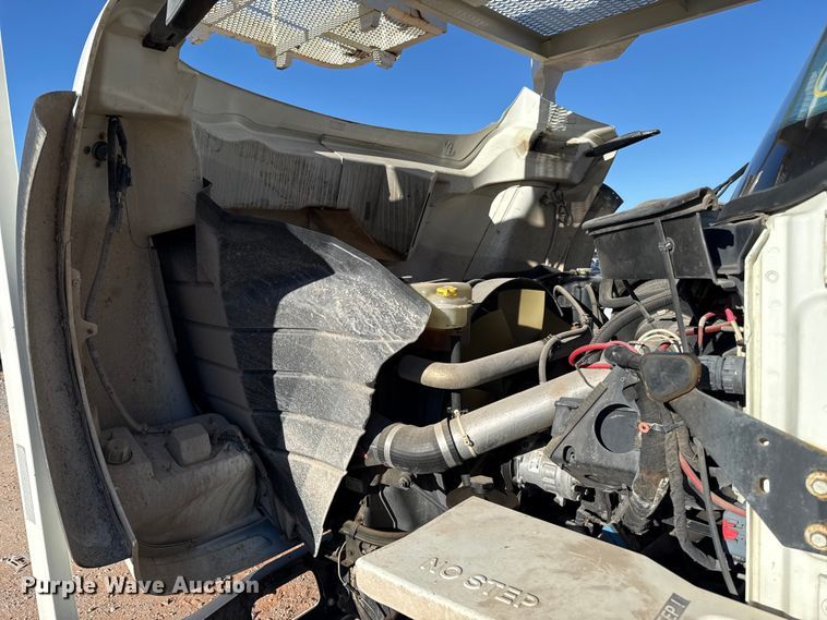 image for item YA1911 2004 International 7600 forestry bucket truck