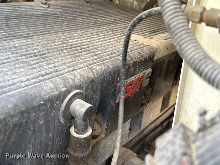 image for item YA1911 2004 International 7600 forestry bucket truck