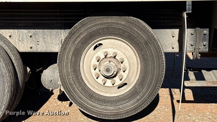 image for item YA1911 2004 International 7600 forestry bucket truck