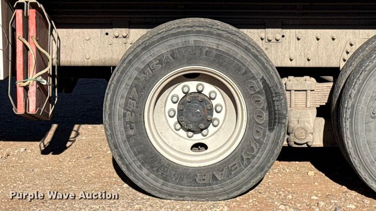 image for item YA1911 2004 International 7600 forestry bucket truck