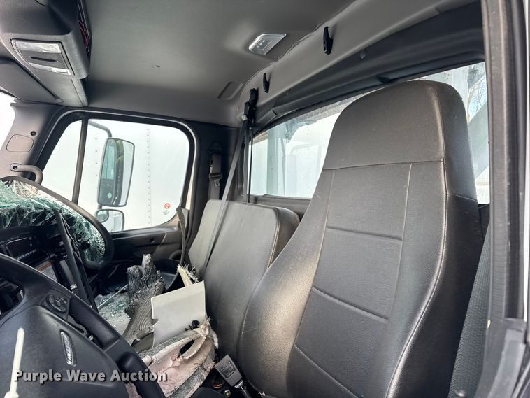 image for item YA2012 2025 Freightliner Business Class M2 digger derrick truck