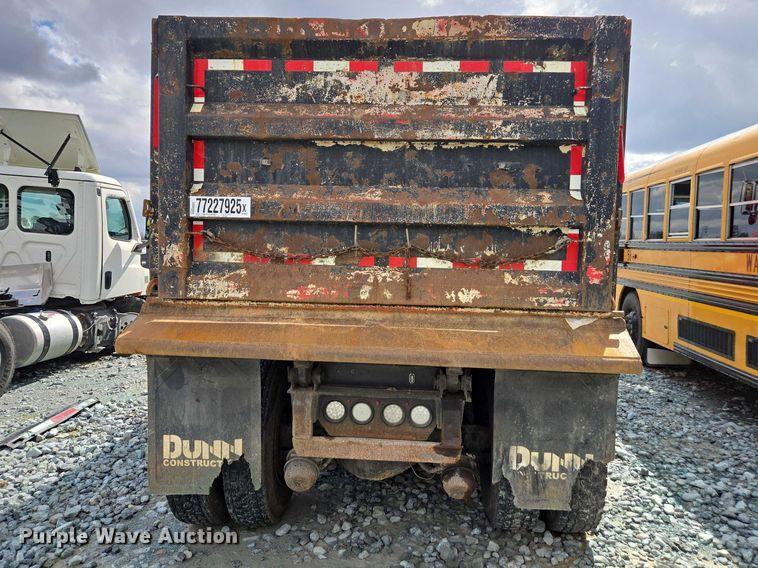 image for item YA2656 2009 Peterbilt 365 dump truck