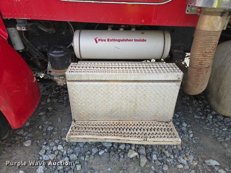image for item YA2656 2009 Peterbilt 365 dump truck