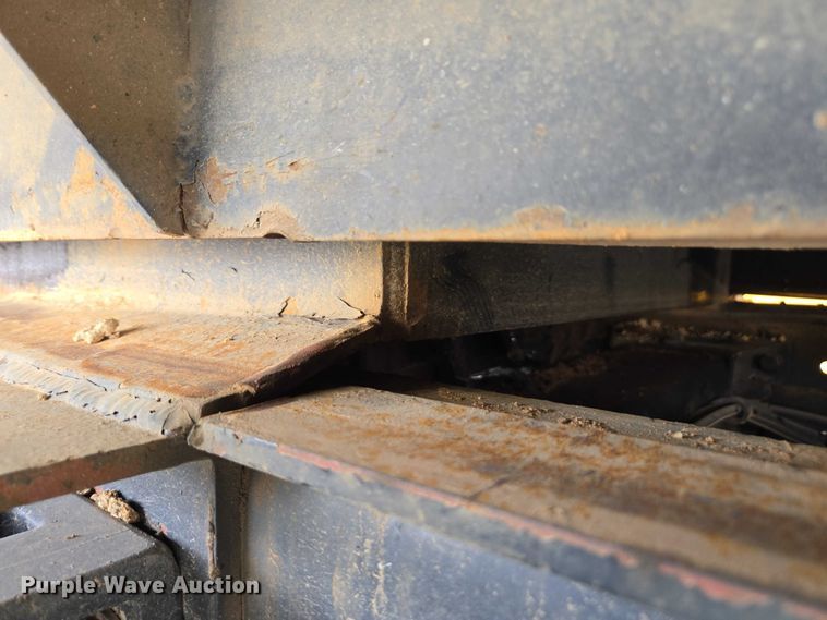 image for item YA2656 2009 Peterbilt 365 dump truck