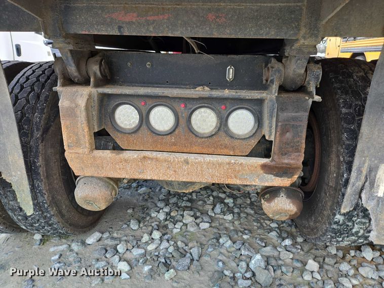 image for item YA2656 2009 Peterbilt 365 dump truck