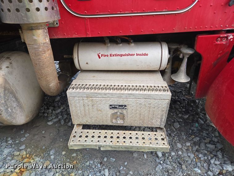 image for item YA2656 2009 Peterbilt 365 dump truck